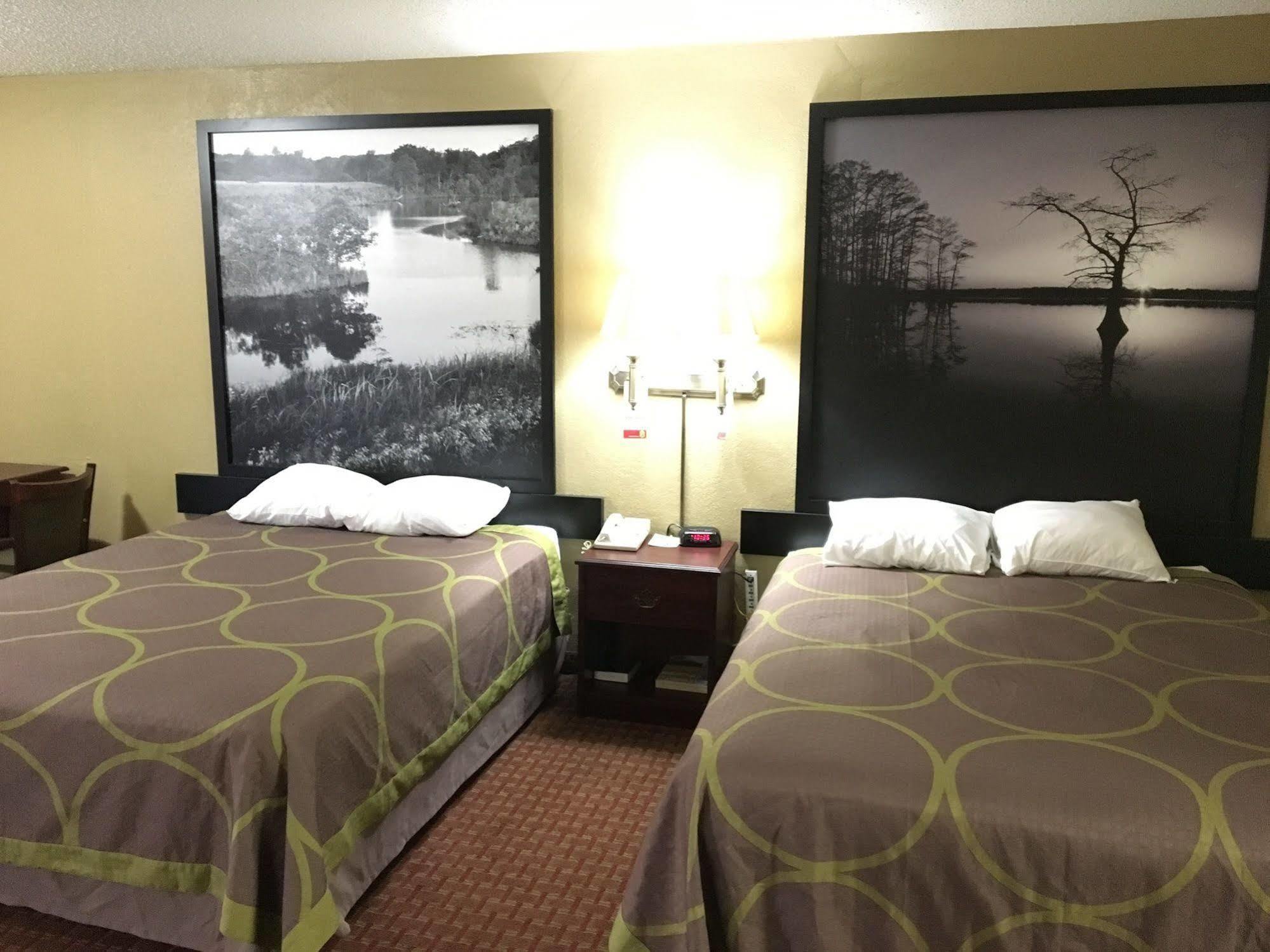 Super 8 By Wyndham Shawnee Hotel Kültér fotó