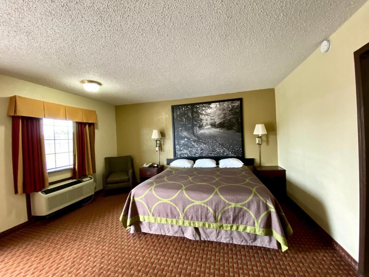 Super 8 By Wyndham Shawnee Hotel Kültér fotó